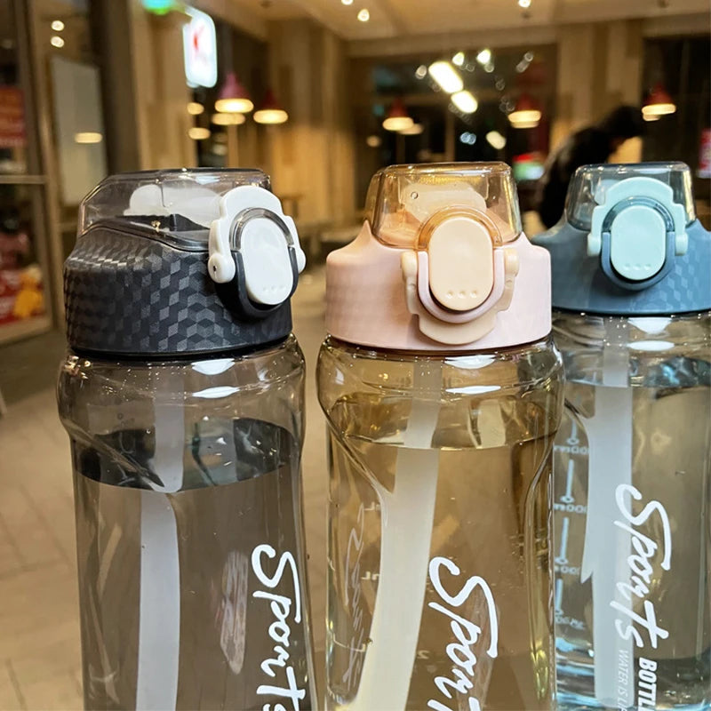 650/750ml Large Capacity Sports Water Bottle With Strawer Plastic Cup Leakproof Bottles Outdoor Gym Sports Transparent Water Cup
