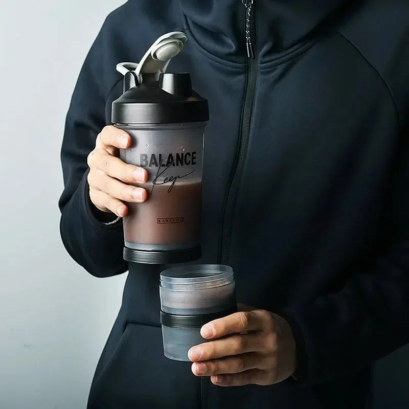 500ml Large-capacity Shaker Protein Bottle Powder Mixing Cup Portable Water Bottle Gym Sports Drinking Bottle Fitness Cup Kettle